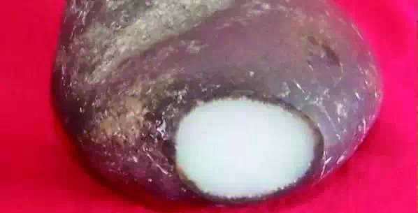 漲知識(shí)，玉也能騙人！照玉手電筒照出真相